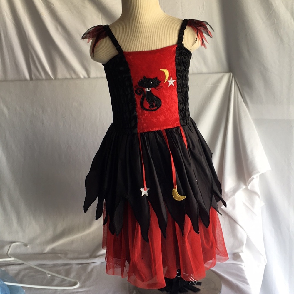 Marks& Spencer’s witch costume Sz 2-4 years